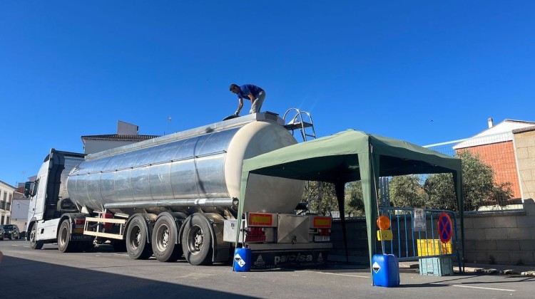 Recogida de la cisterna de agua en Pozoblanco