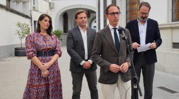 Santiago Cabello junto a Antonio Repullo, Adolfo Molina y Araceli Cabello