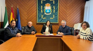 Firma del acuerdo entre la alcaldesa de Valsequillo y el presidente de la Fundación PRODE