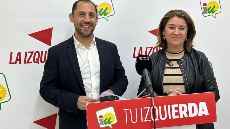 Sebastián Pérez e Irene Ruiz durante la rueda del prensa