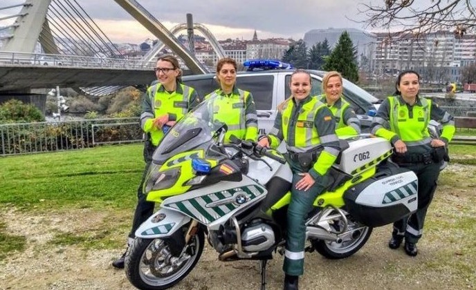 Imagen de varias mujeres que forman parte de la Guardia Civil