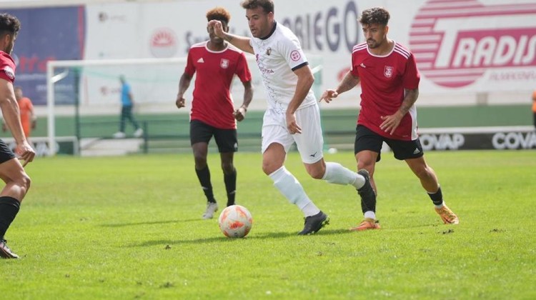 Carlos Moreno en un momento del partido que midió al Pozoblanco con el Gerena