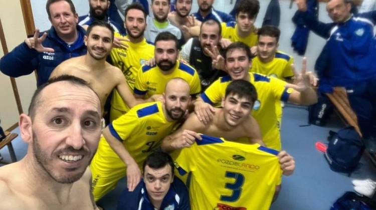 Los jugadores del Pozoblanco Fútbol Sala celebran la victoria. Foto: Twitter Pozoblanco FS