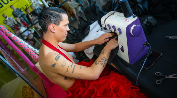 José Perea durante su performance. Foto: SIMOF