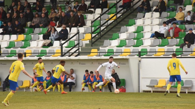 Partido que midió al Pozoblanco con el Coria. Foto: Twitter CD Pozoblanco