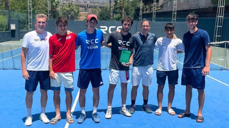 Blas Ruiz y Alejandro López con su equipo