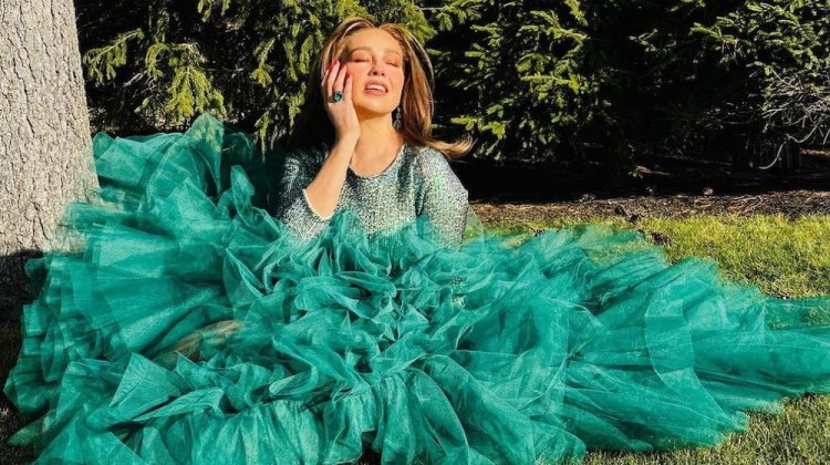 Thalía con un diseño de José Perea