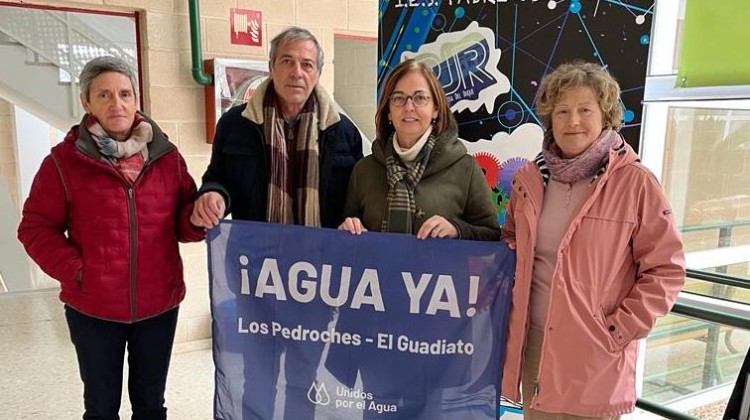 Reparto de agua en el IES Padre Juan Ruiz de Hinojosa del Duque