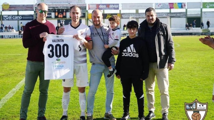 Valentín en su 300 partidos con el Pozoblanco