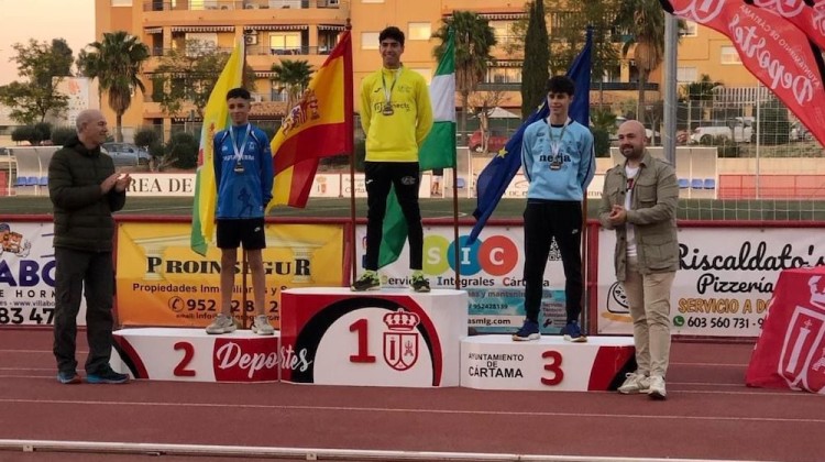 Miguel Lunar y Dario López en el pódium. Foto: Club Atletismo Pozoblanco Ginés