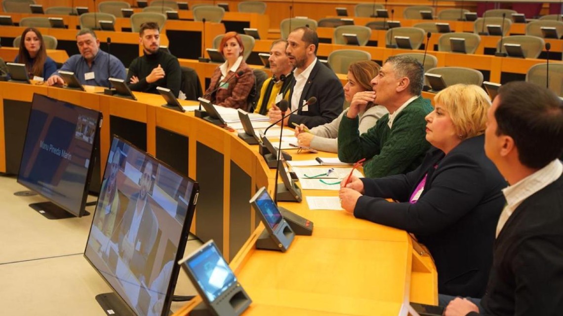 La delegación de iU en la reunión ante la Comisión de Medio Ambiente