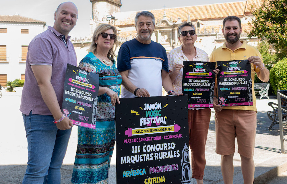 Presentación concurso maquetas en Hinojosa del Duque