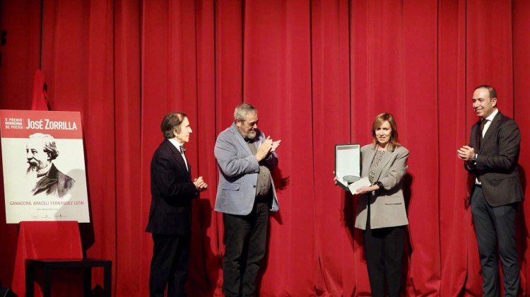 araceli_premiopoesia