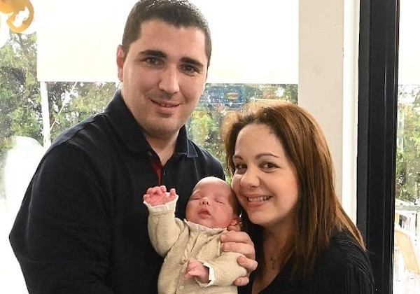 Hugo con sus padres, Ana y Antonio Jesús