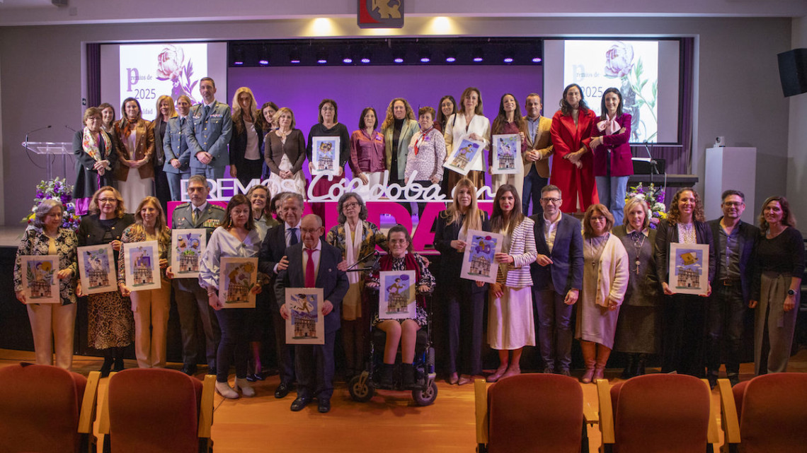 Fotografía de familia de las premiadas