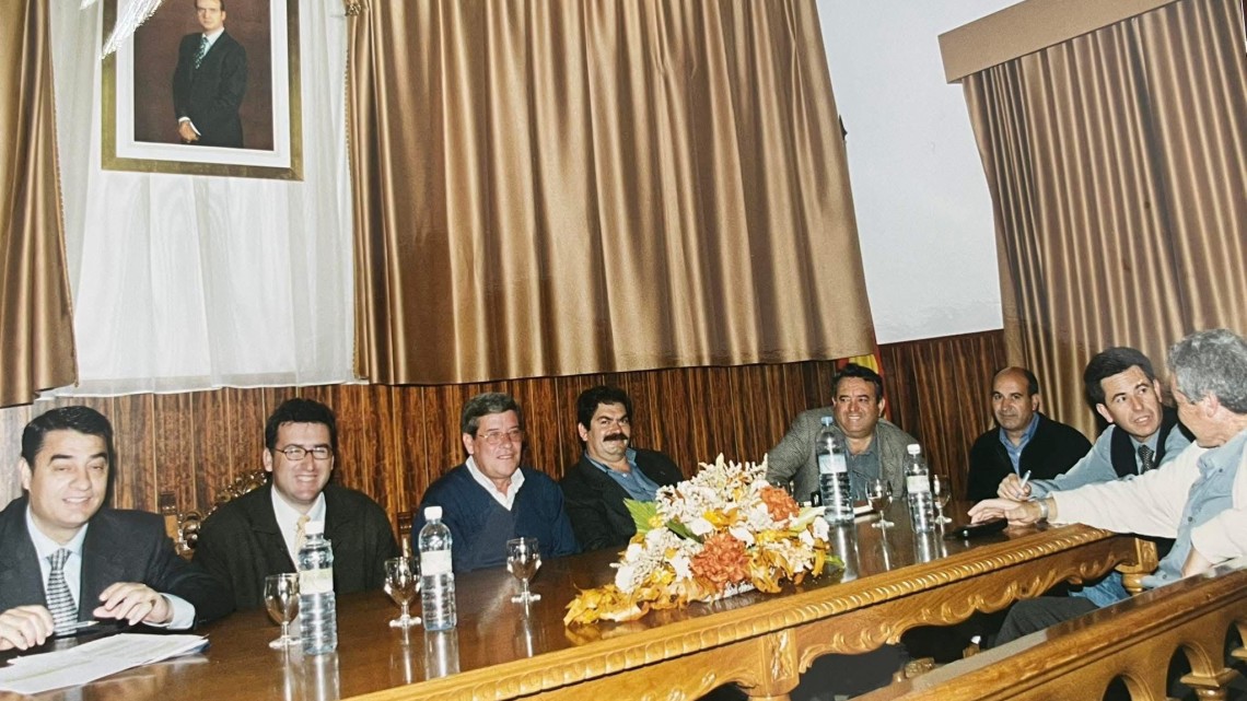 Claudio Castillo, con bigote, con más compañeros socialistas. Foto: Redes sociales Juan Díaz