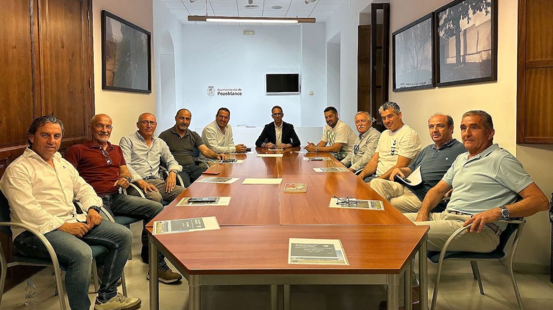 Primera reunión de la comisión constituida para la celebración del centenario