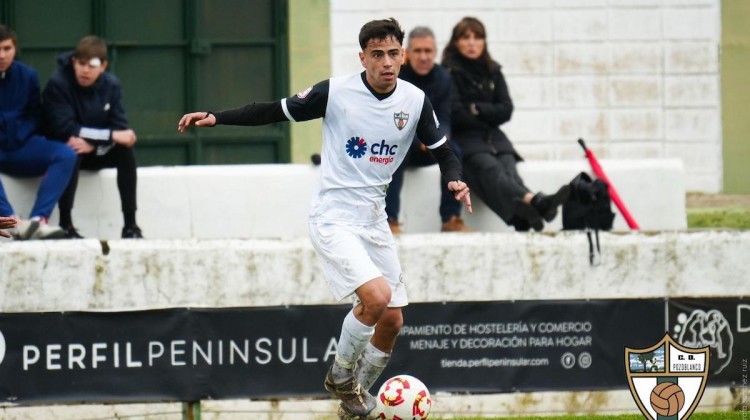 Arnau durante un partido de la temporada pasada. Foto: CD Pozoblanco
