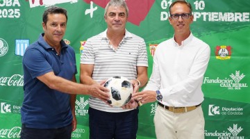 Manolo Sanchís junto a Santiago Cabello y Agustín Cantero