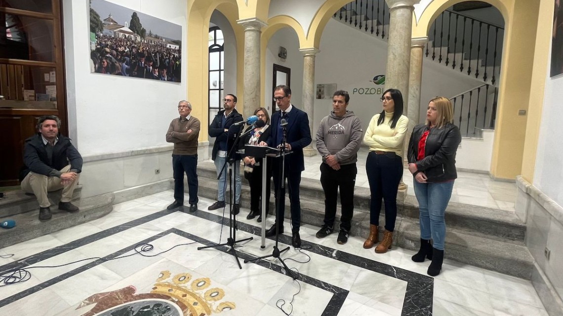 Parte del equipo de gobierno en una rueda de prensa cuando Gerardo Arévalo era todavía concejal de Personal