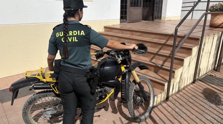 Ciclomotor sustraído