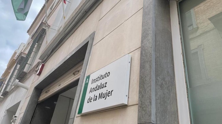 Fachada del IAM