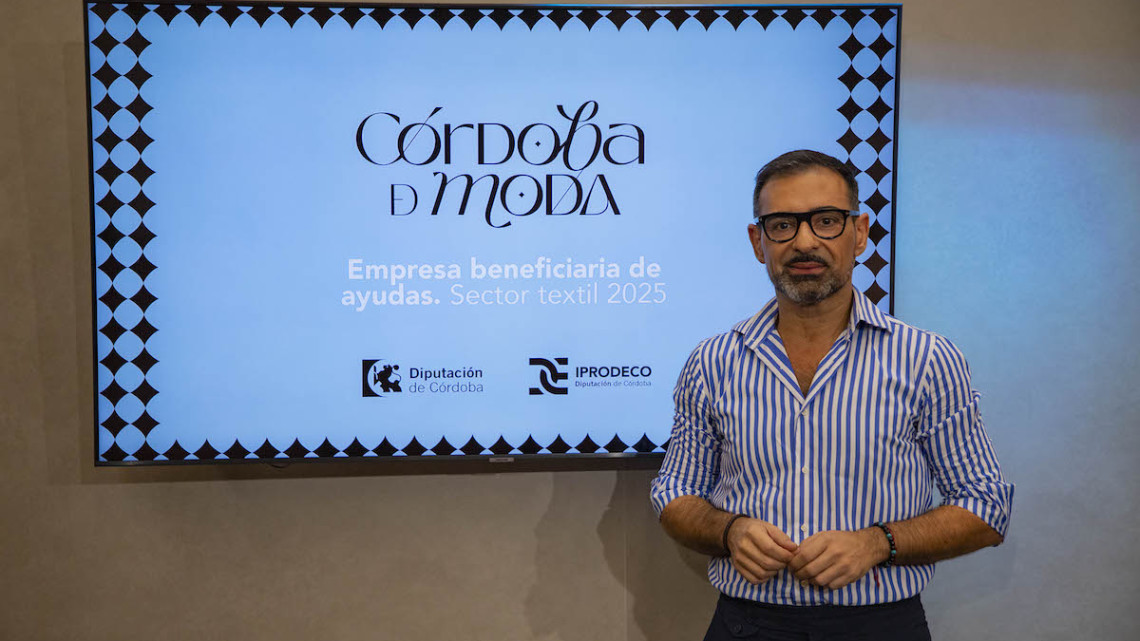 Félix Romero presentando las ayudas para el sector de la moda
