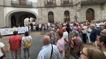 Concentración a las puertas del Ayuntamiento