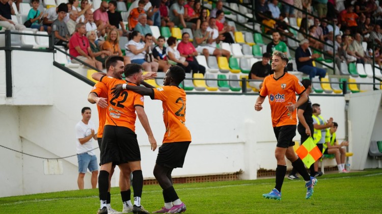 Celebración de uno de los tantos del partido