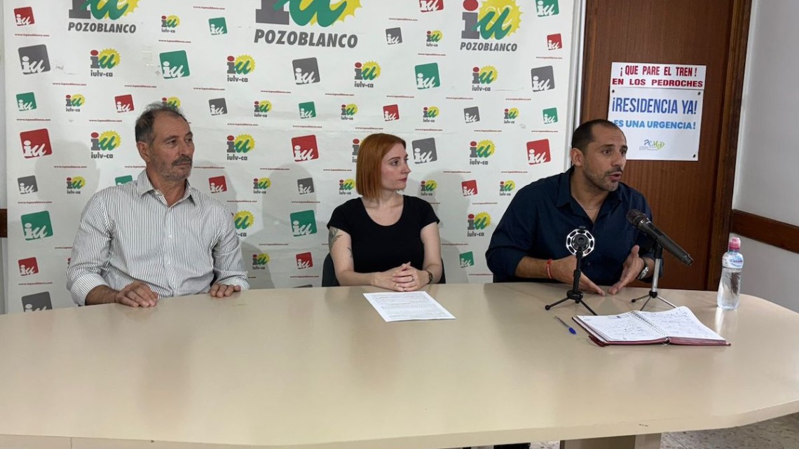 Sebastián Pérez, Miguel Calero y Natalia León durante la rueda de prensa