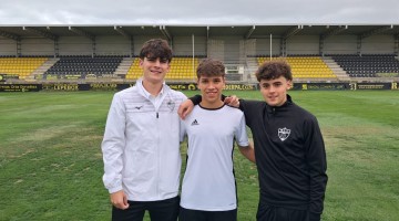 Alberto Dueñas, el primer por la izquierda, debutó con el primer equipo