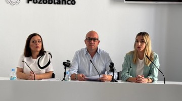Isabel Fernández, Rafael Villarreal y Laura Agudo durante la rueda de prensa