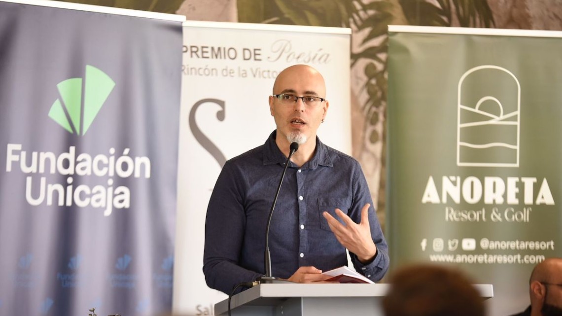 Jorge Fernández Gonzalo ha ganado el Premio Poesía Juana Castro