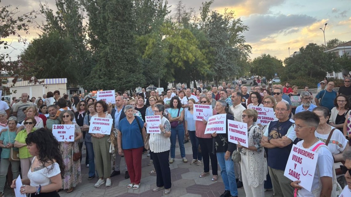 Concentración en el paseo Marcos Redondo de Pozoblanco