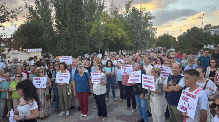 Concentración en el paseo Marcos Redondo de Pozoblanco