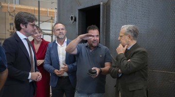 Las autoridades visitando el Centro de Soldadura