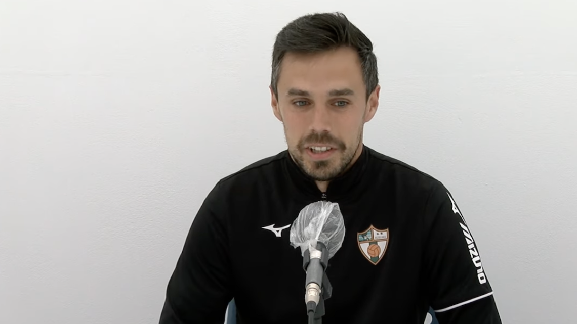 Fran del Villar durante una rueda de prensa