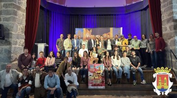 Foto de familia de los participantes en el Maratón de Cine Instantáneo de Dos Torres. Foto: Facebook Ayuntamiento de Dos Torres