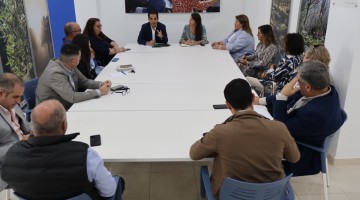Alcades y concejales de la provincia con José Antonio Nieto y Araceli Cabello