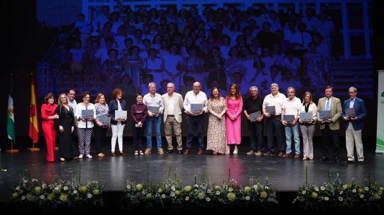Profesionales y directos durante el acto