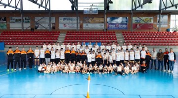 Foto de familia del Club Promesas Baloncesto Pozoblanco