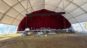 Carpa que se ha instalado para acoger la ceremonia de coronación de la Virgen de Luna