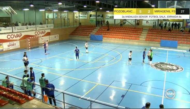 Los dos equipos sin jugar durante los dos últimos minutos del partido