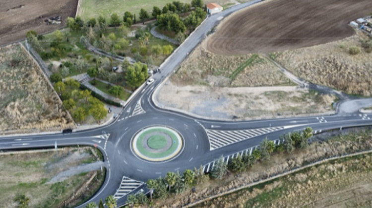 Glorieta finalizada de acceso a Añora