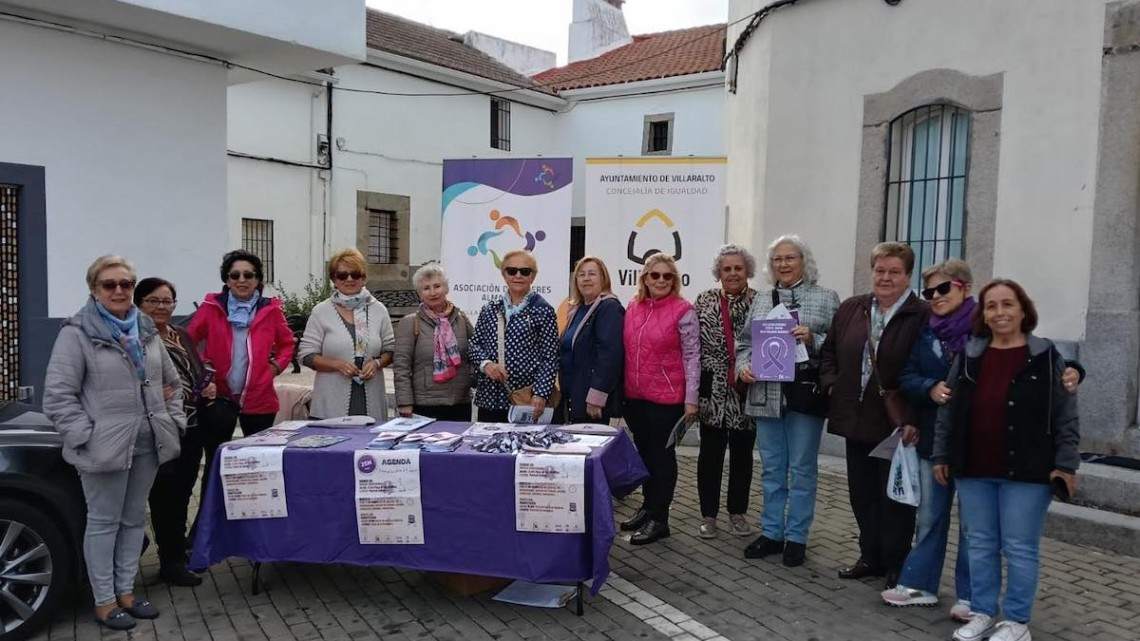 Mesa informativa en Villaralto por el 25N. Foto: Ayuntamiento de Villaralto