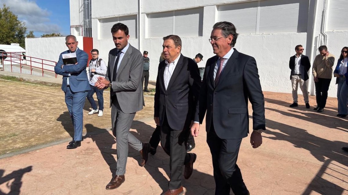 Luis Planas con Isaac Reyes y Antonio Jesús Torralbo