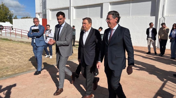 Luis Planas con Isaac Reyes y Antonio Jesús Torralbo