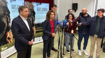 María Jesús Montero junto al ministro de Agricultura, Luis Planas, y al alcalde de Villanueva de Córdoba, Isaac Vioque