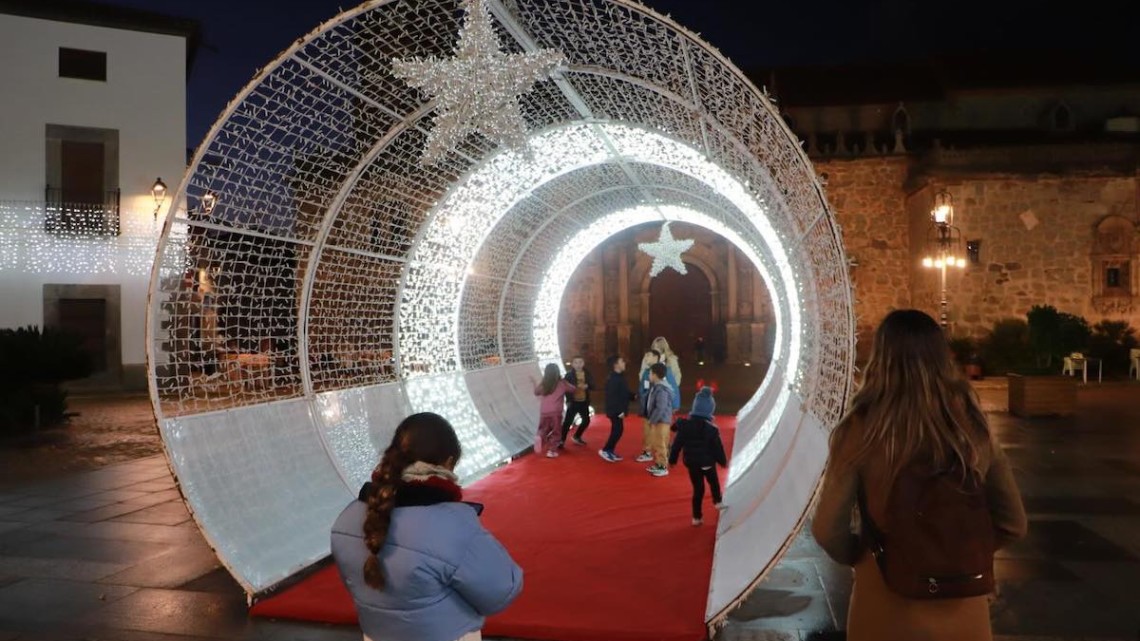 Iluminación navideña en Hinojosa del Duque. Foto: Ayuntamiento de Hinojosa del Duque