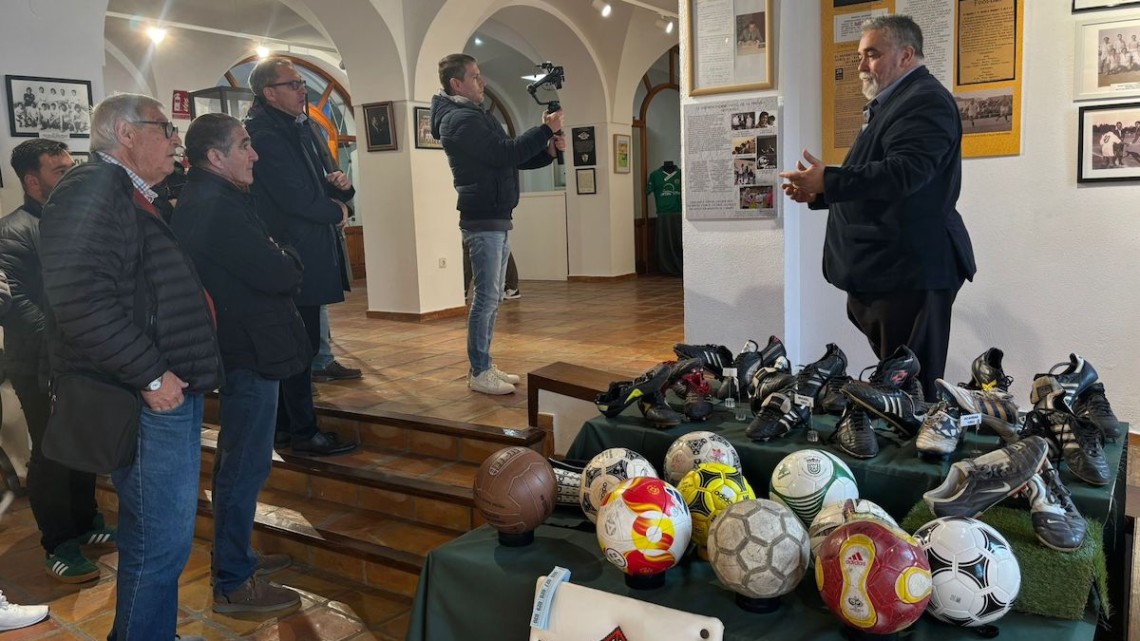 Antonio Arévalo presentando los detalles del museo